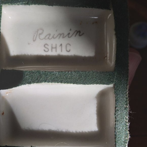 Figurine, Vintage, Decorative, Ceramic, Girl and Boy Under Umbrella - Picture 6 of 6